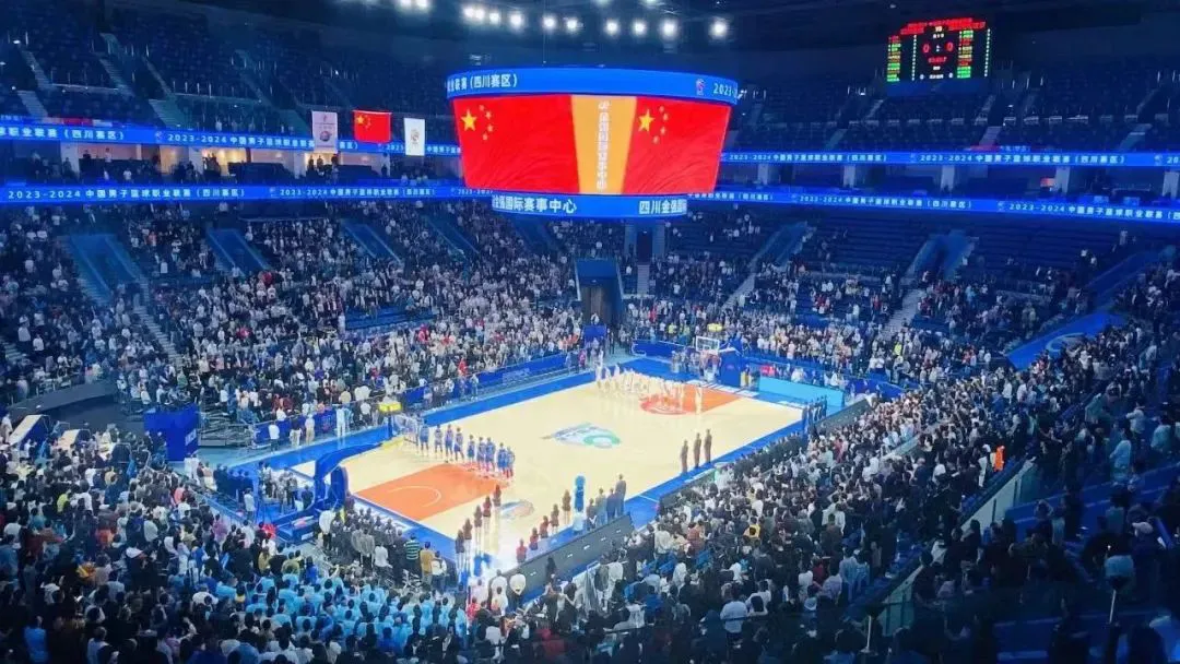 小学生如何开始学习篮球接球技巧?_0