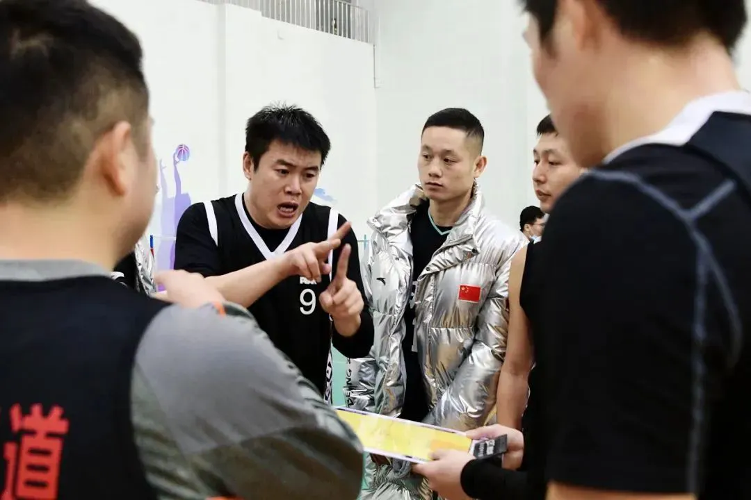 哪里有详细的篮球技能提升步骤介绍_0